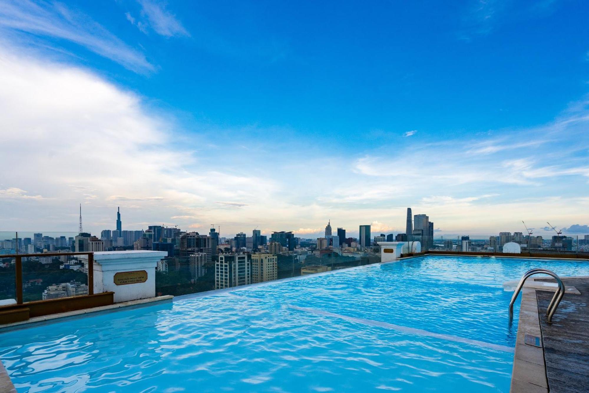 Leman Luxury By M Suites