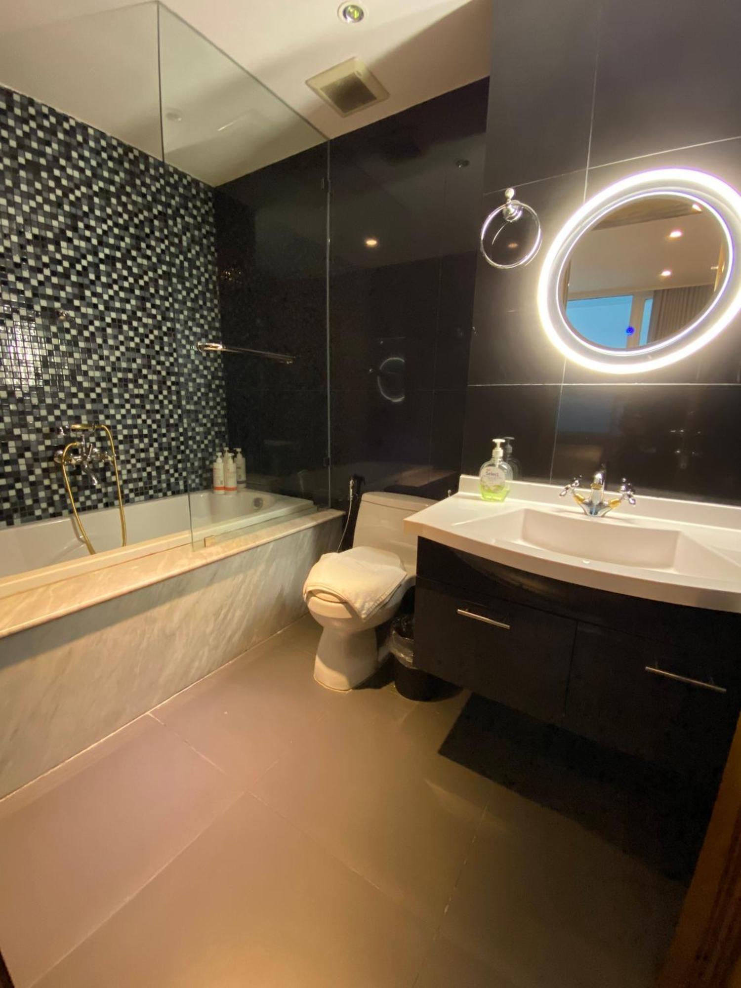 Căn hộ Leman Luxury By M Suites *